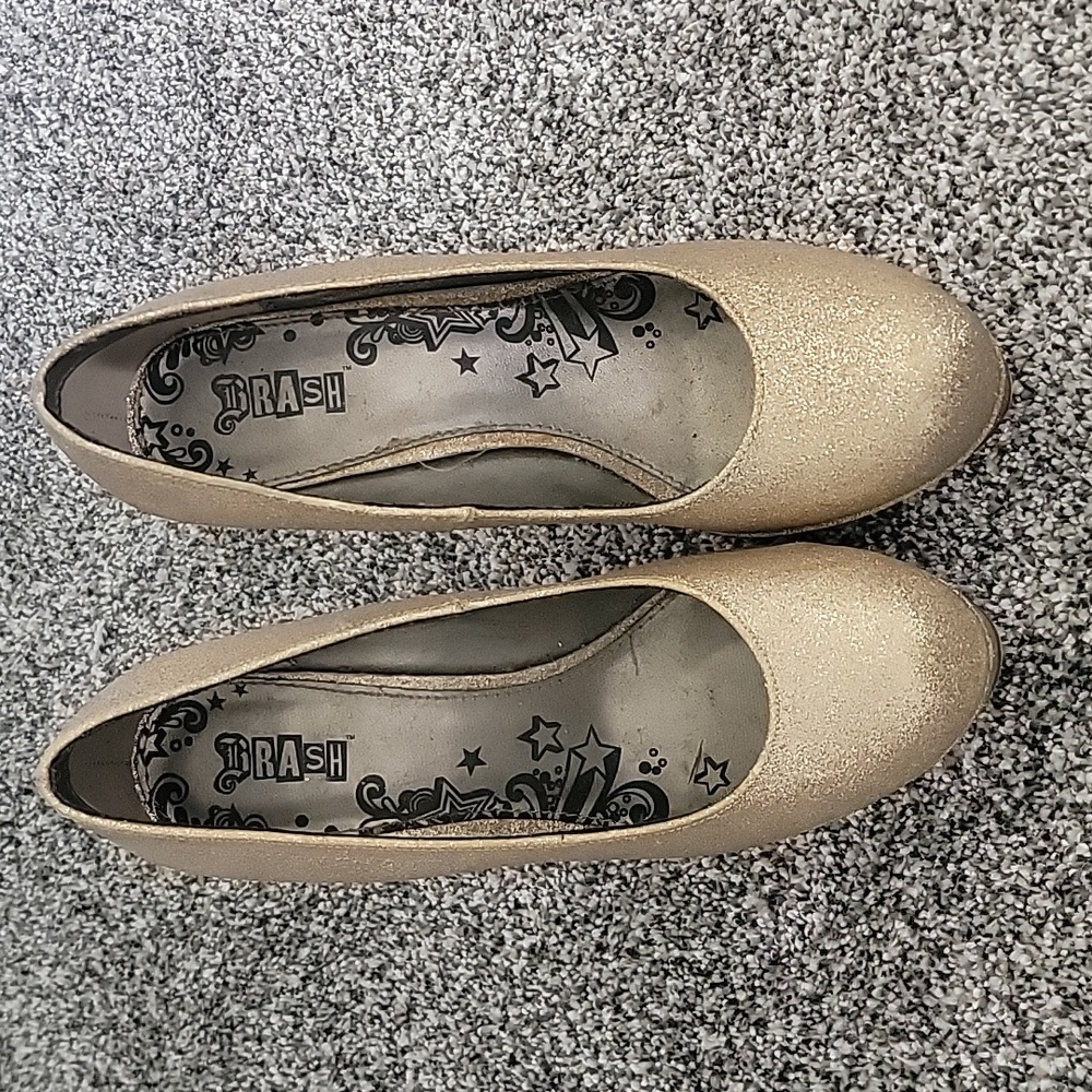 Gold sparkly high heel good condition!
